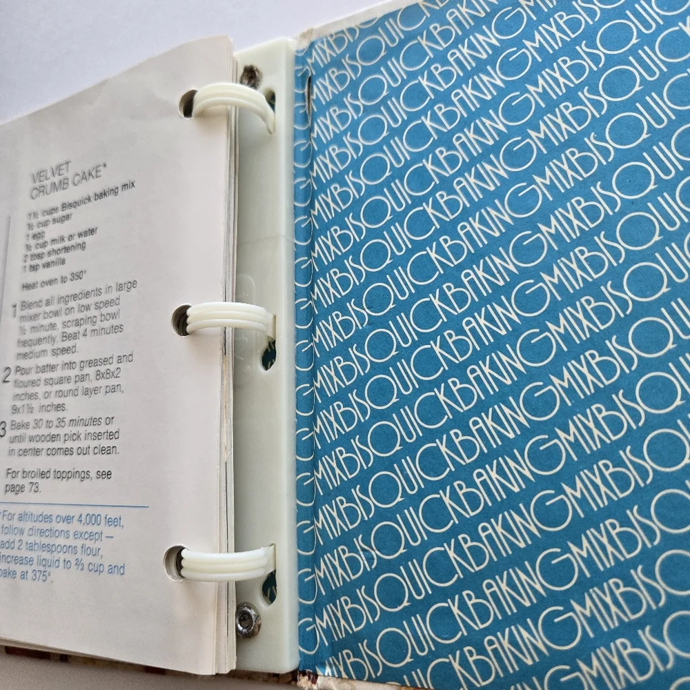 Vintage Betty Crocker's Bisquick Cookbook - Seven Mini Cookbooks In One 1977 HC